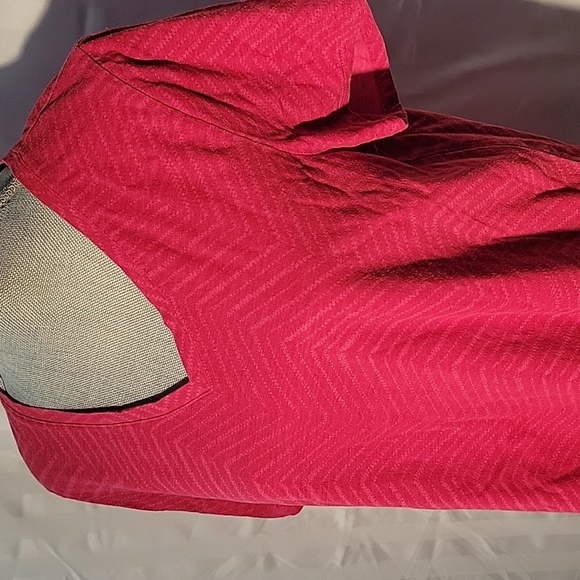 Tommy Hilfiger Red V-Neck Short Sleeve Shirt, Size: XL - Picture 2 of 8